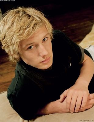 alex-pettyfer-20080704-432802